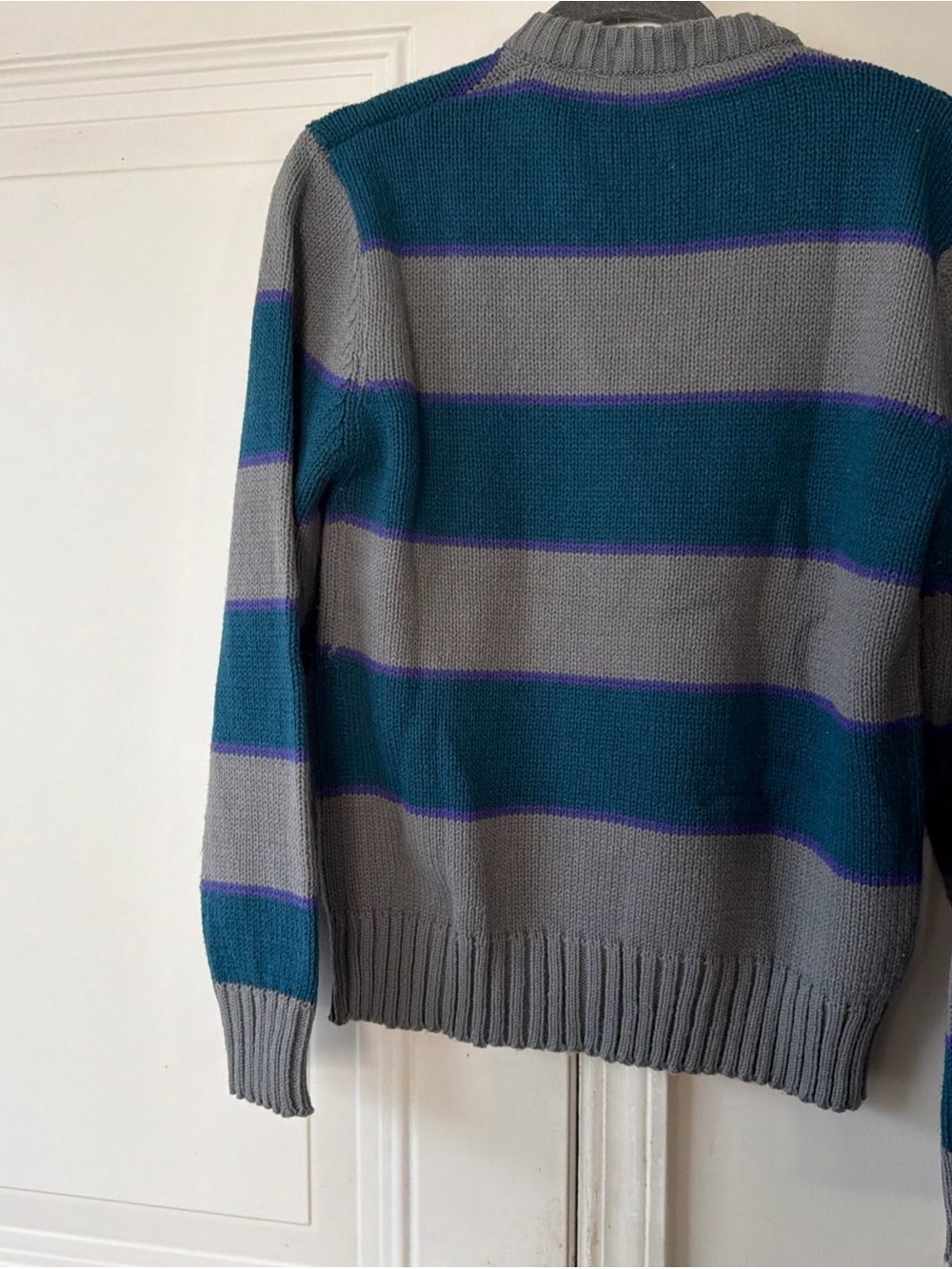 Giorgio Armani vintage v -neck blue wool men sweater sz medium made USA - Picture 4 of 4